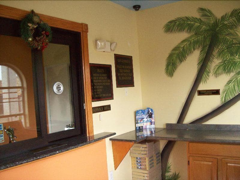 Palace Inn photo 1