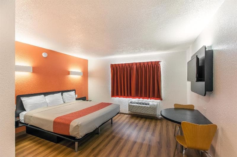 Motel 6 Dallas South 5