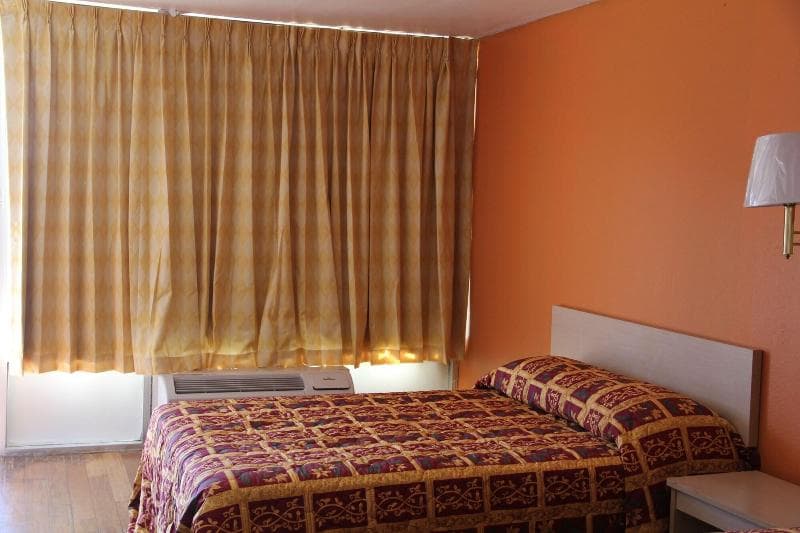 Lonestar Inn & Suites main