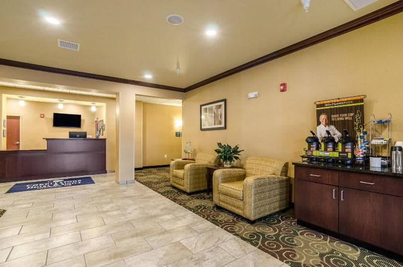 Cobblestone Hotel & Suites 2
