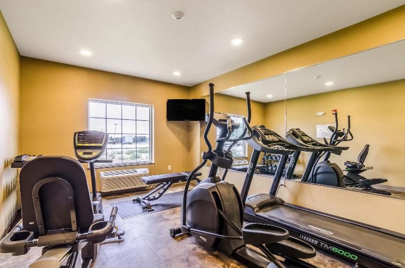 Cobblestone Hotel & Suites 3