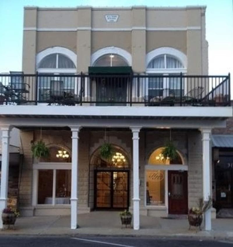 Hamilton House Inn photo 1