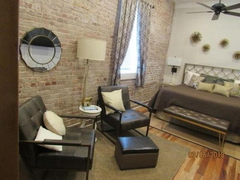 Hamilton House Inn 4