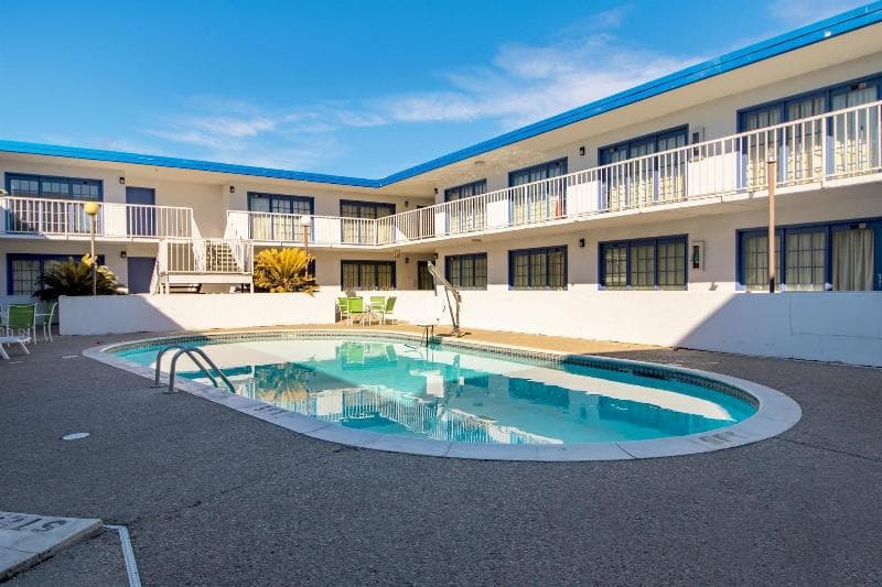 Motel 6 Opelousas main