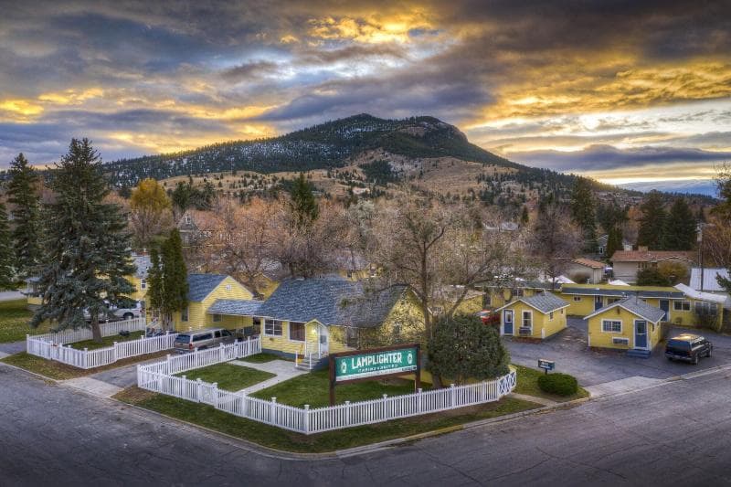 Lamplighter Motel 4