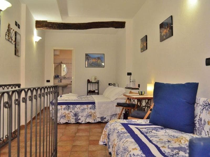 Zia Rina Cosy Room main