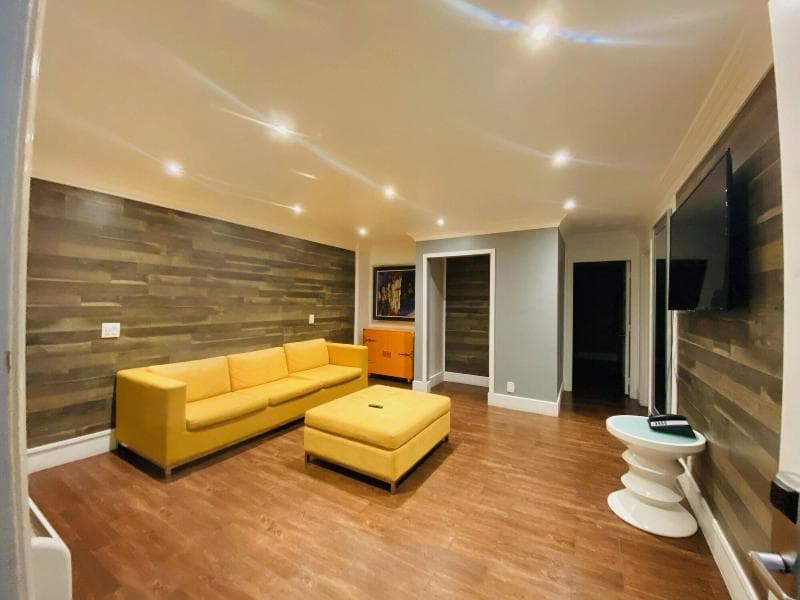 Casa Blanca Inn & Suites 3