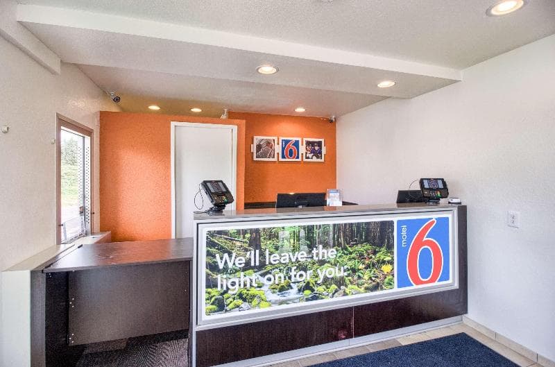 Motel 6 Everett South 3