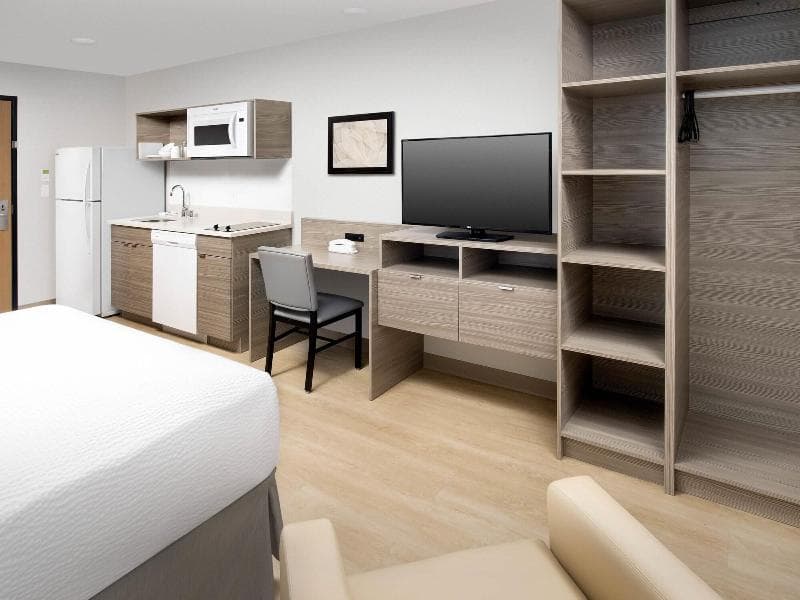 Woodspring Suites Seattle Everett 3