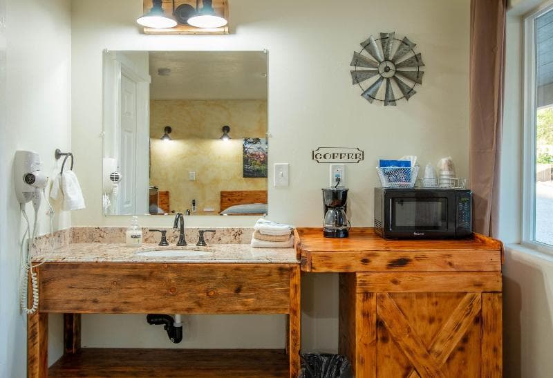 Hurricane Hideaway Lodging 3