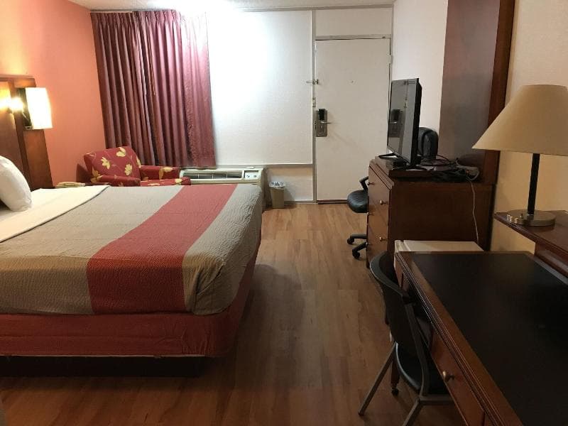 Motel 6 Van Buren 3
