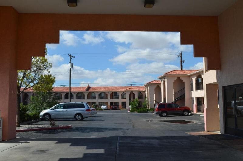 Luxury Inn 4