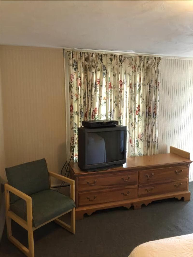 The Walpole Motel 4