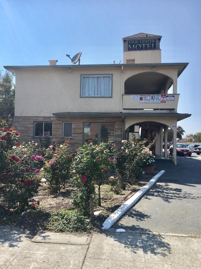Civic Center Motel 3
