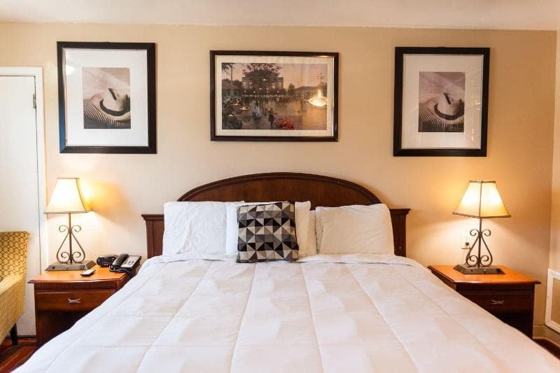 Lockhart Inn 4