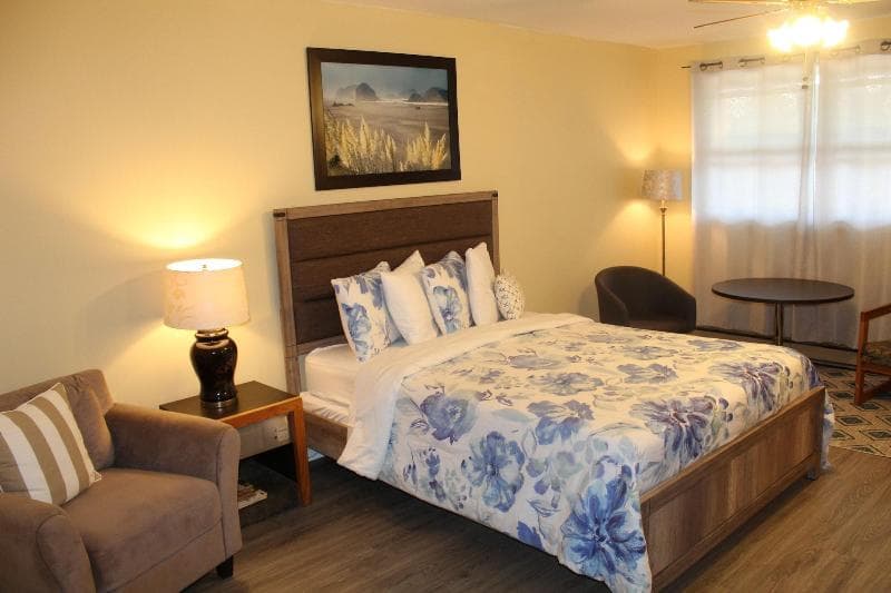 Shenstone Motor Inn & Restaurant 5