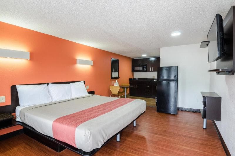 Motel 6 Troutville 3