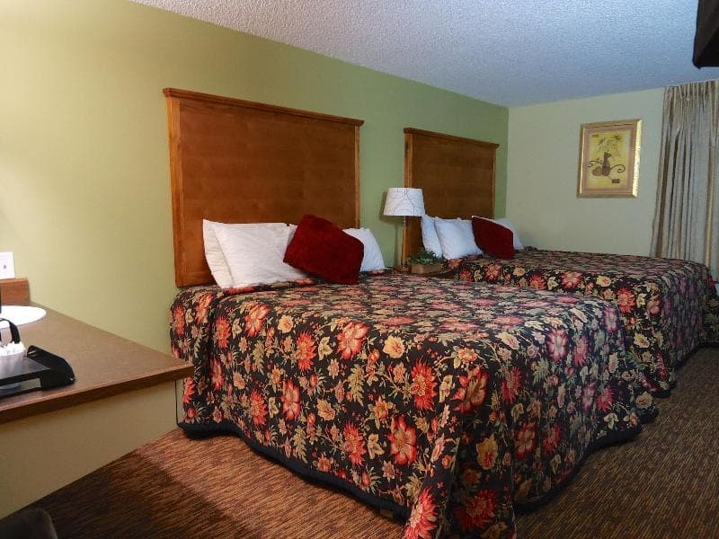 Columbia Gorge Inn 2