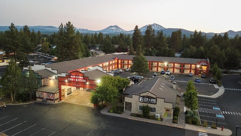 Sisters Inn & Suites 2