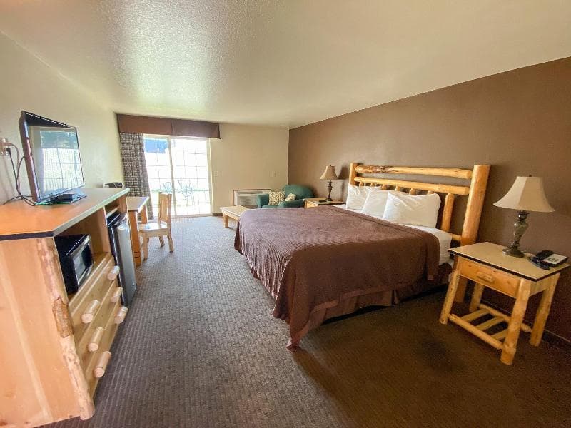 Sisters Inn & Suites 3