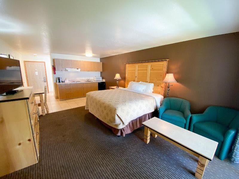 Sisters Inn & Suites 5
