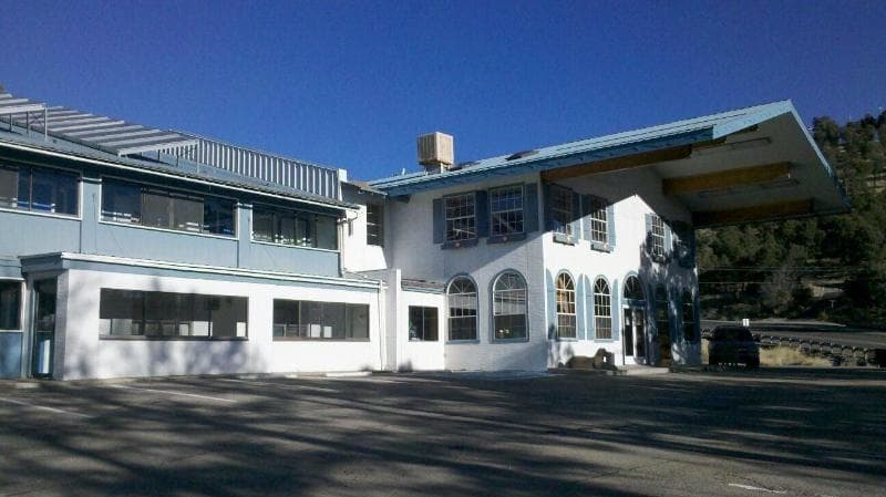 Swiss Chalet Inn 4