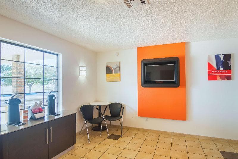 Motel 6 Lawton 4