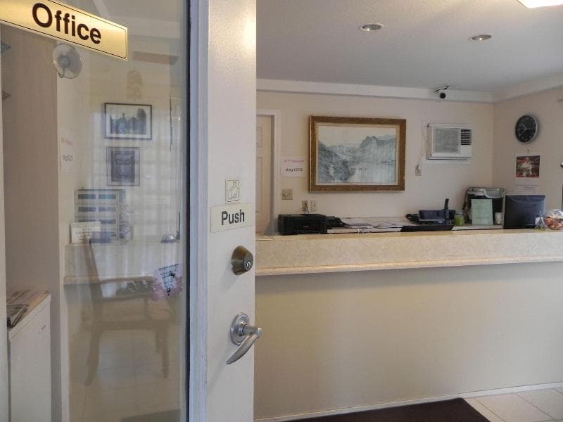 Skagit Motor Inn 4