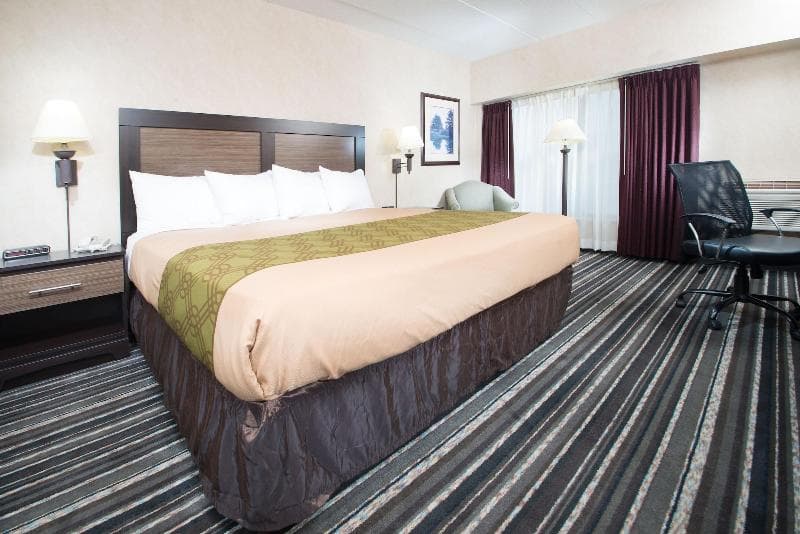 Crossroads Hotel Huron Event Center 5