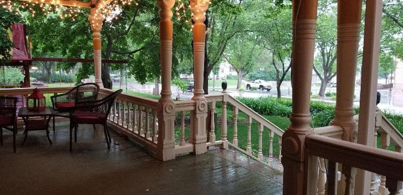 Historic Victorian Inn 5