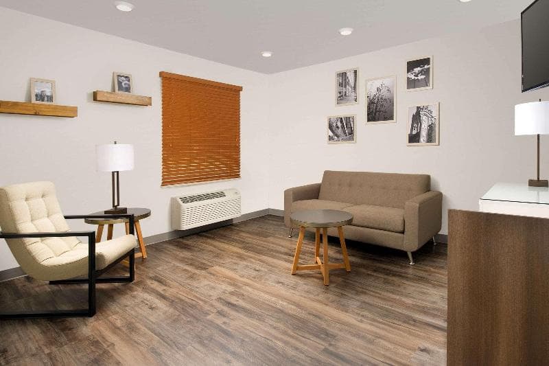 Woodspring Suites Chicago Darien 3