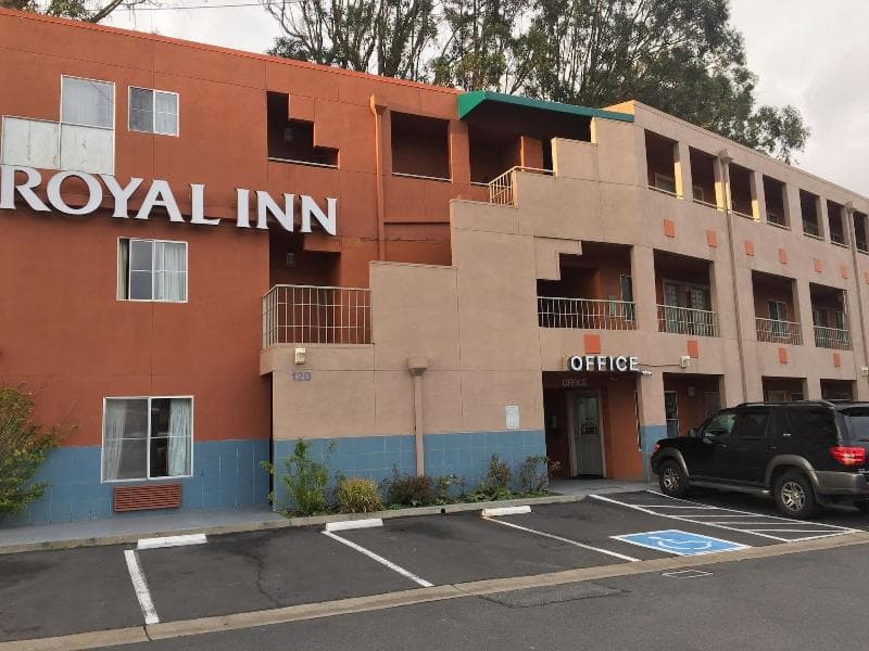 Royal Inn 4