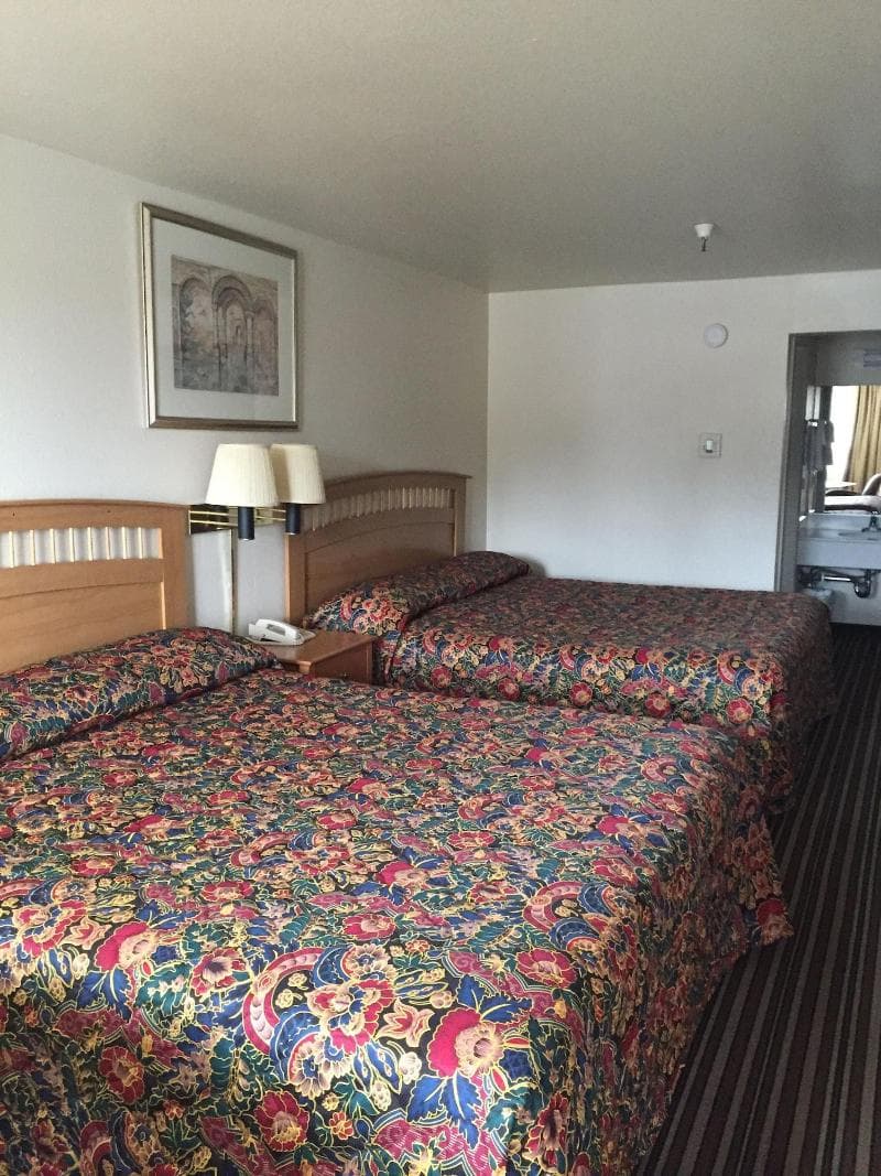 Royal Inn photo 1