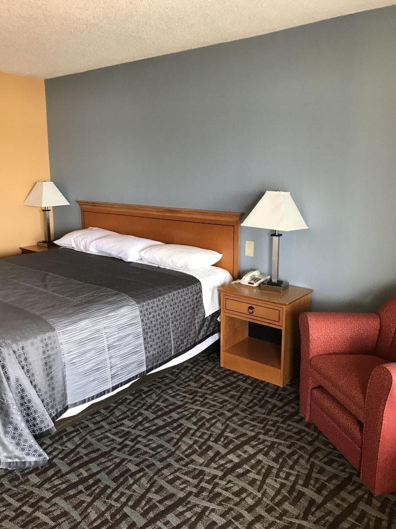 Carolina Inn Of Lake Norman 3