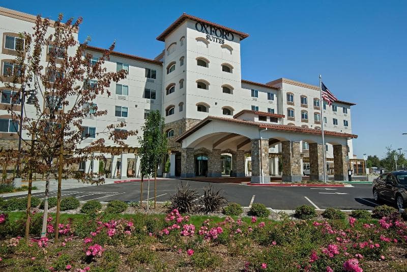 Oxford Suites Sonoma County photo 1