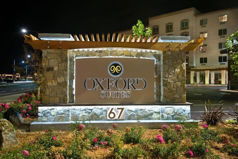 Oxford Suites Sonoma County 3