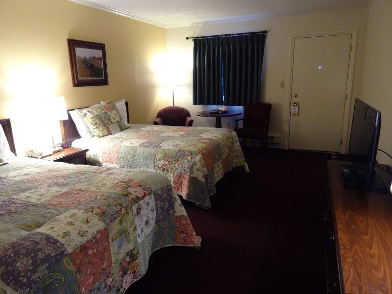 Bird-In-Hand Family Inn 5