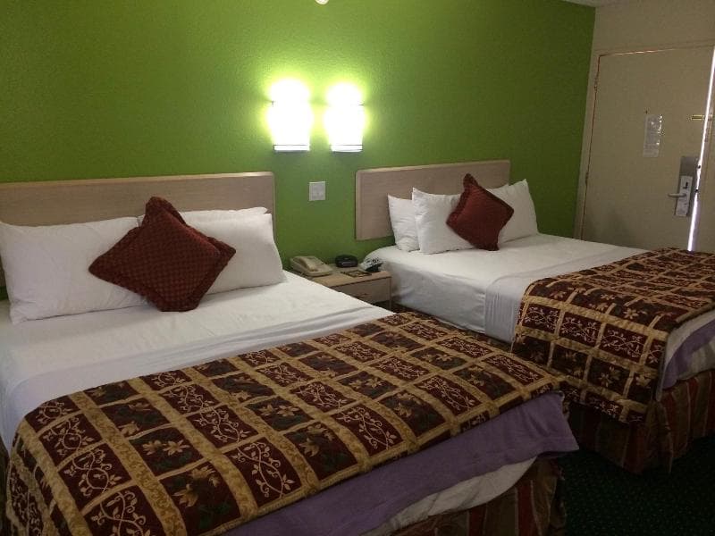 California Inn Hotel & Suites 3