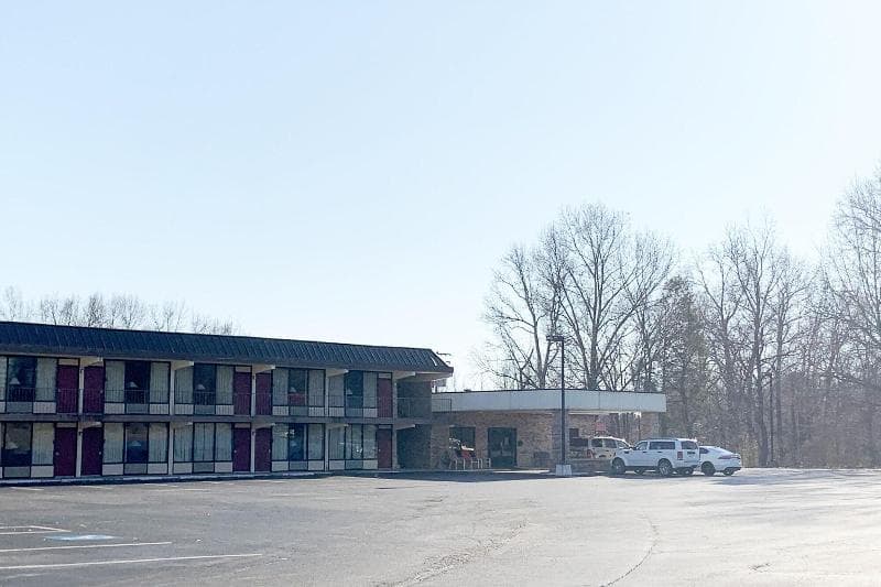 Paris Inn And Suites 5