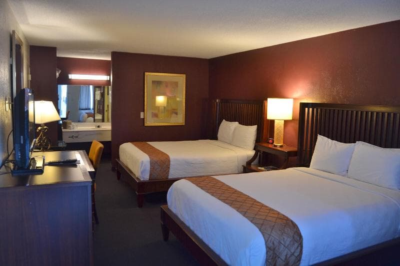 Cascades Inn 5