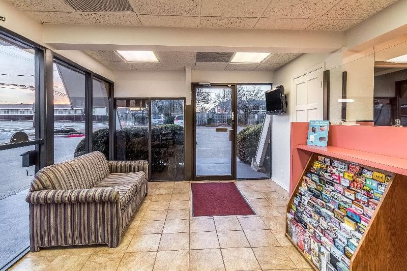 Motel 6 Arlington TX-UTA 3