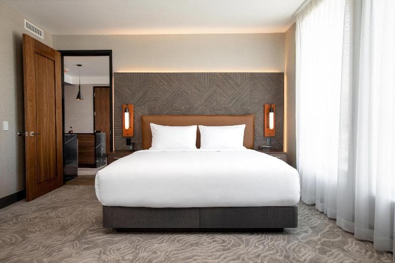 The Glenmark Glendale A Tribute Portfolio Hotel 4