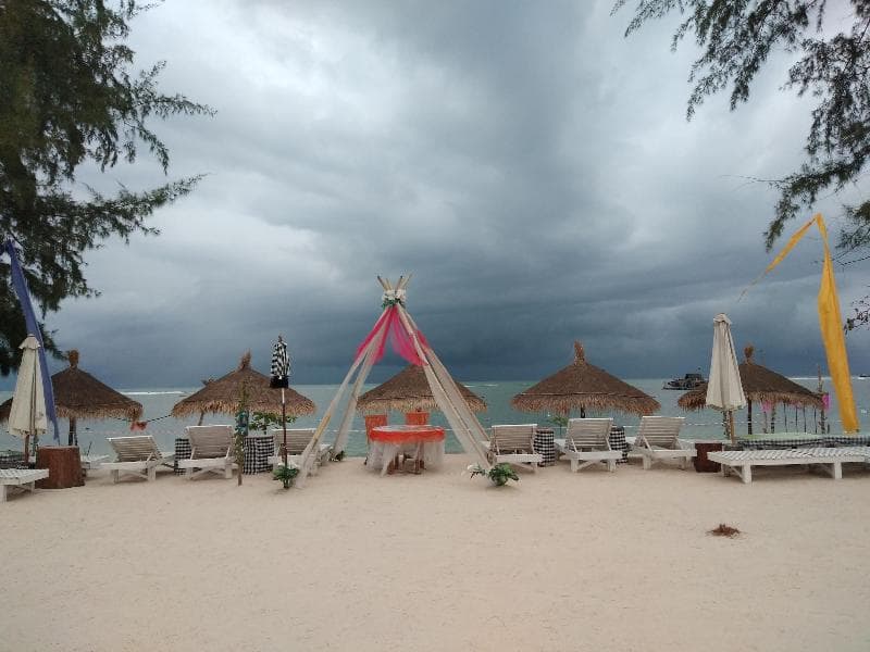 Madu Tiga Beach & Resort photo 1