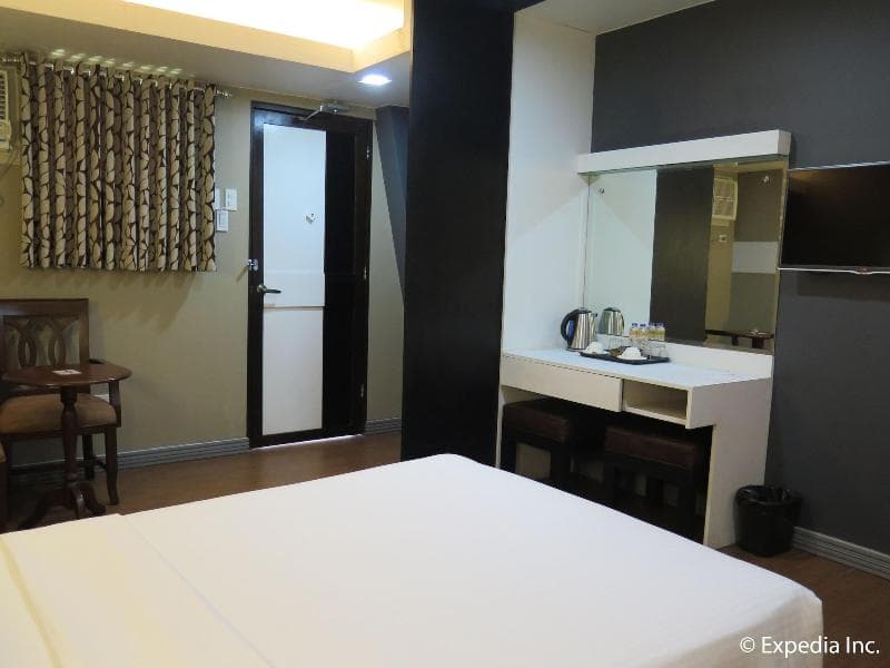 Lucky 9 Budget Hotel main