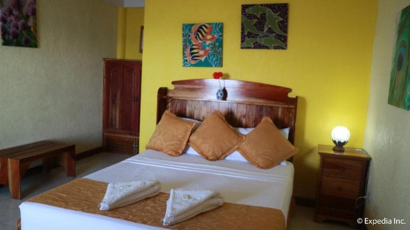 Golden Sunset Beach Club 4