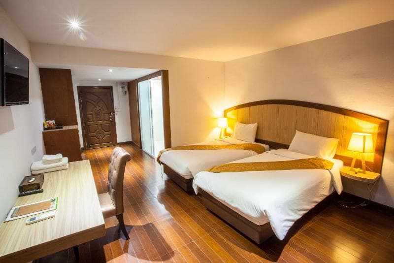 Elegant Hotel 5