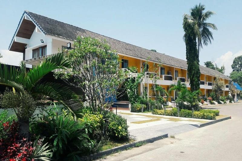 Bang Saphan Resort Hotel 4