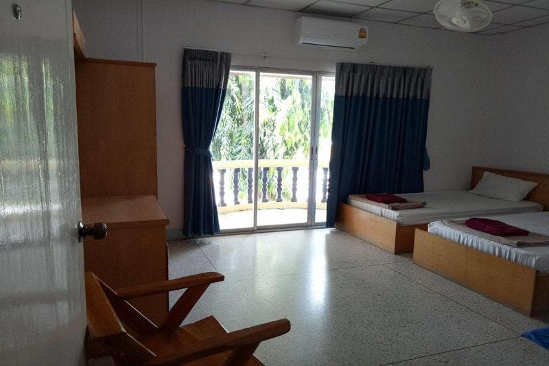 Bang Saphan Resort Hotel photo 1