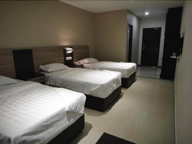 Galaxy Hotel 4