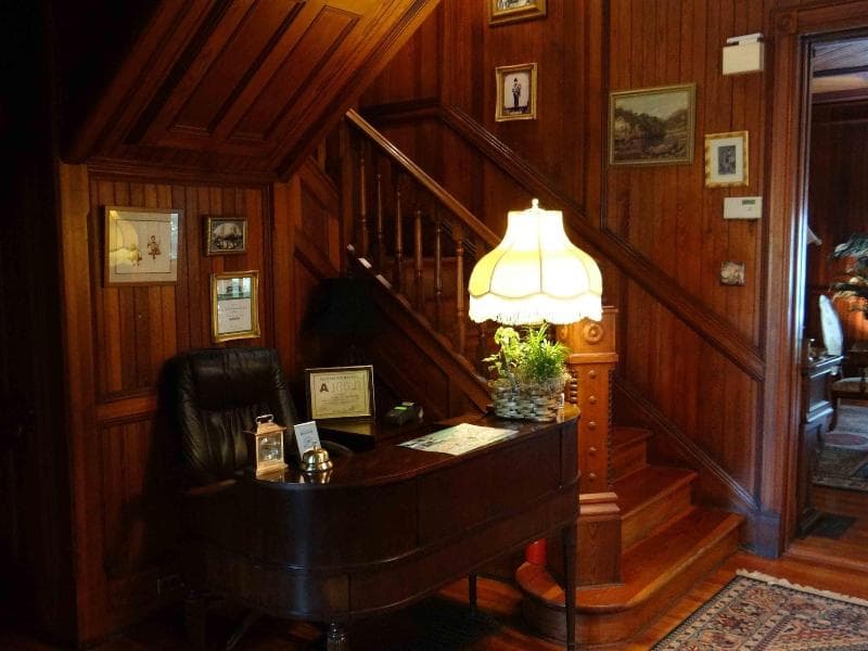 Engadine Inn And Cabins 5